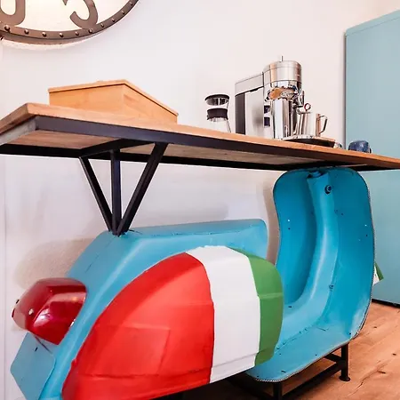 דירה Bee Design Nespresso Kueche Parkplaetze Ps5 אאכן