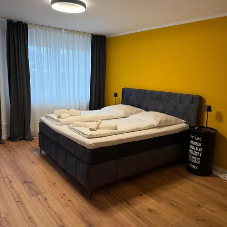 Διαμέρισμα Bee Design Nespresso Kueche Parkplaetze Ps5 *