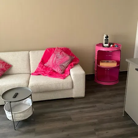 Bee Design Nespresso Kueche Parkplaetze Ps5 דירה